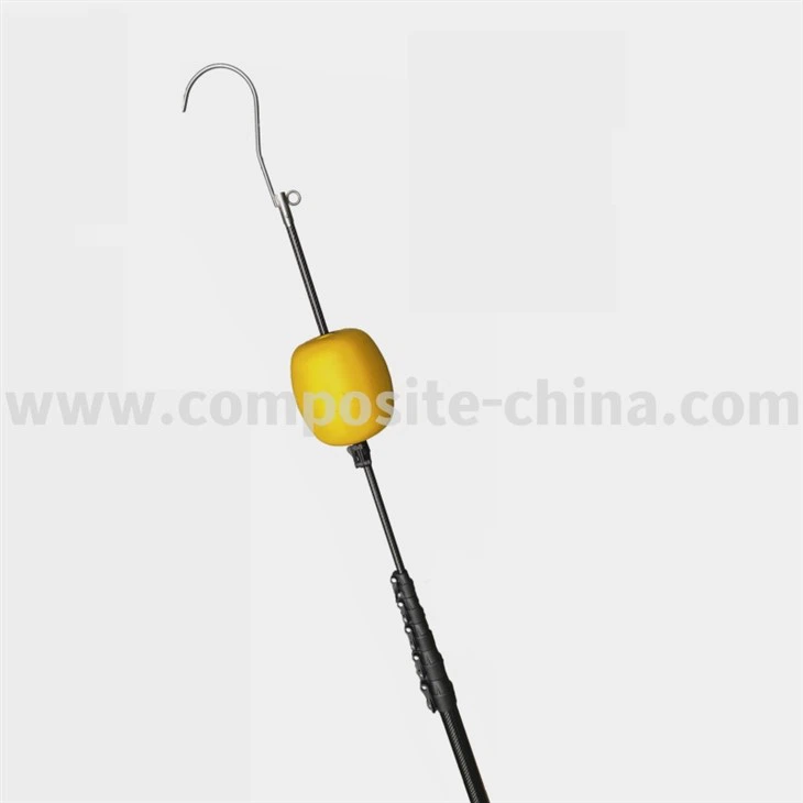 Záchranný pól z uhlíkových vlákien